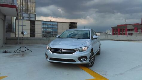 Llega Dodge Neon 2017 a México