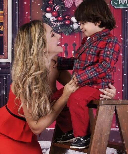 Sherlyn González celebra la Navidad con tiernas fotografías junto a su hijo André y enloquece a sus fans 