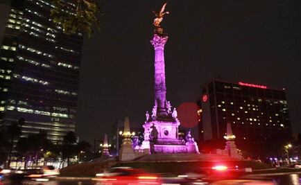 Iluminan monumentos de morado por elecciones