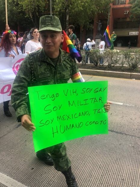 Vivir con VIH en el Ejército es como "una prisión", relatan militares