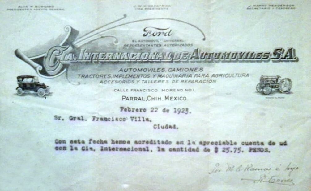 Comprobante de los pagos mensuales que Villa daba por el automóvil marca Dodge, donde fue asesinado en 1923. A decir de su nieto, Francisco Ignacio Villa Betancourt, el coche lo adquirió en Ford cuando esta marca pionera de automóviles vendía otras marcas en algunas sucursales, así como tractores y demás maquinaria para la agricultura, de ahí que el recibo de la fotografía sea a nombre de la armadora Ford de Parral, en Chihuahua. Foto: Museo Histórico de la Revolución/Tomada por Mario Alberto Trillo Corral.