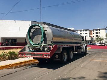 Clínica del ISSSTE sobrevive con pipas