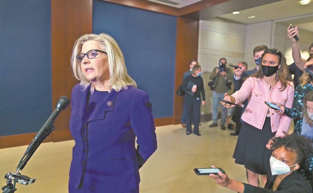 La congresista Liz Cheney, luego de que los republicanos la expulsaran de la jerarquía del partido. Foto: J. Scott Applewhite/ AP.