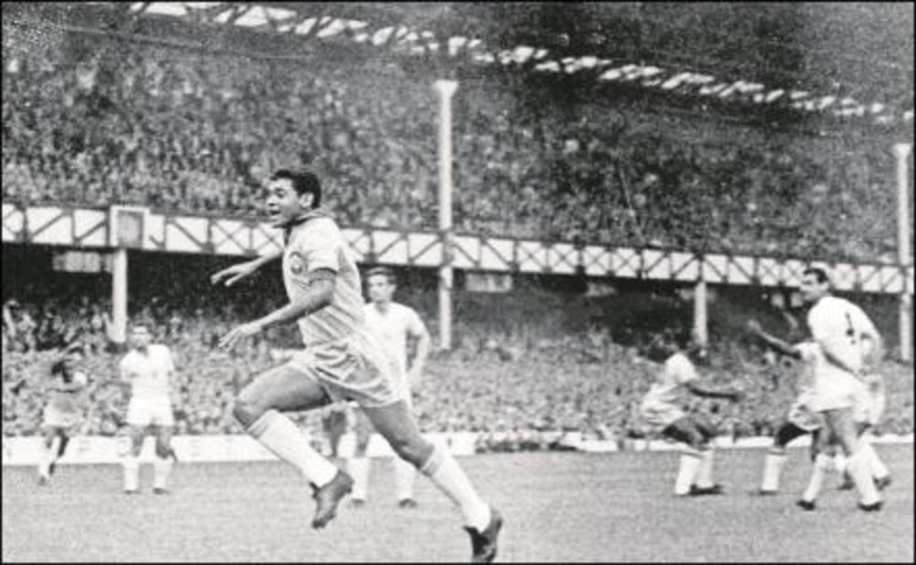 Futbolistas históricos de Brasil y Argentina