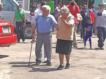 "No quiero perder mi pensión", dicen adultos mayores que votan en elección de Morena