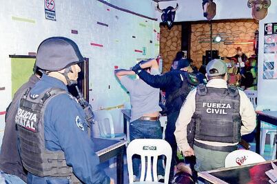 Realizan operativo simultáneo en 17 bares y antros de Xalapa
