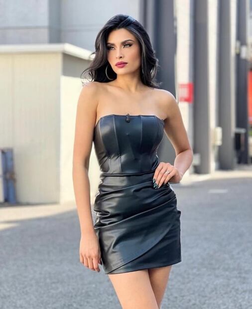 Kristal Silva se luce con un total look de cuero en tendencia 