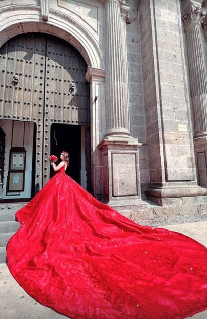 La hija de Canelo Álvarez cumplió XV años; Grupo Firme animó la fiesta 