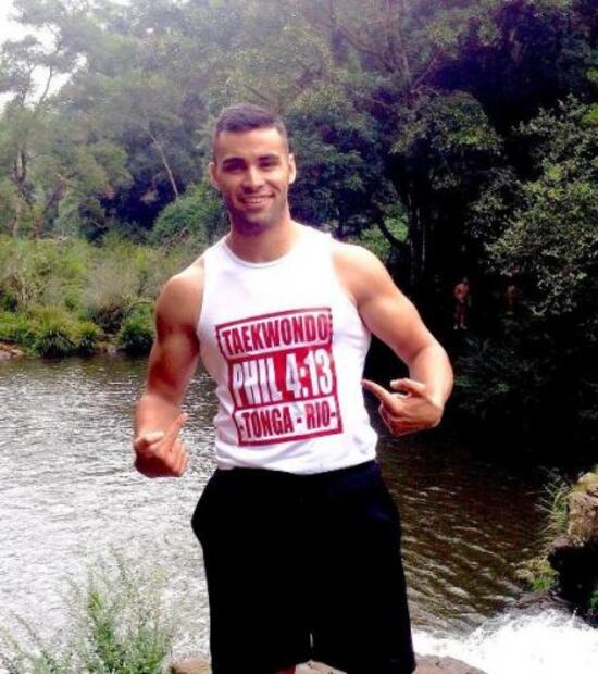 Abanderado de Tonga se roba las miradas en Río 2016