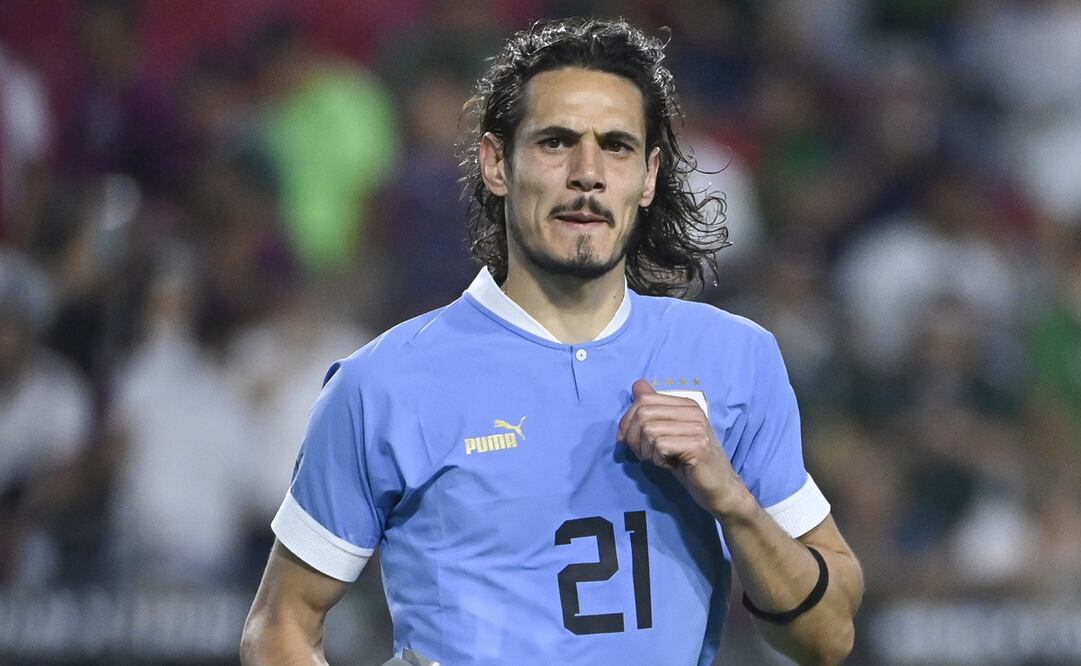 Edinson Cavani enfrentando a la Selección Mexicana - FOTO: Imago7