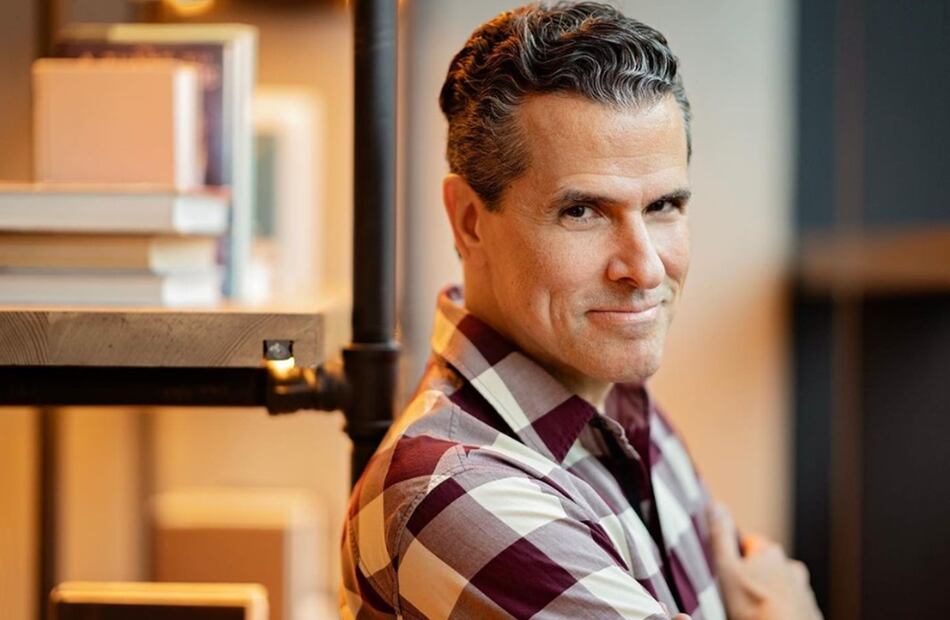 Aunque Marco Antonio Regil asegura que siempre amará la conducción, los cursos de superación personal se han convertido en su pasión.
Foto: Instagram