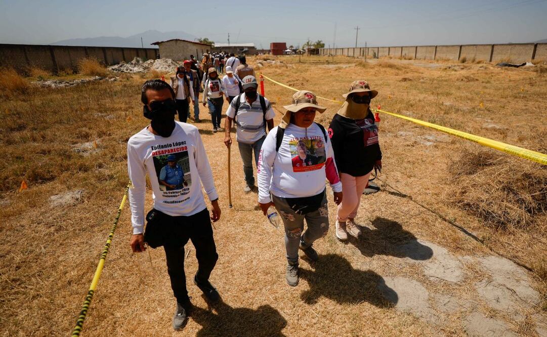 Madres buscadoras de diferentes estados recorrieron el rancho Izaguirre. Denuncian que el lugar está cambiado y que deben agilizarse los peritajes. Foto: Diego Simón Sánchez | El Universal