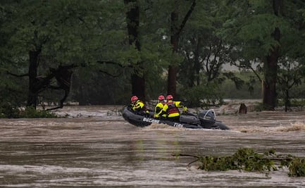 Sube a 32 cifra de muertos por inundaciones en Texas; hay 27 personas desaparecidas en campamento Mystic