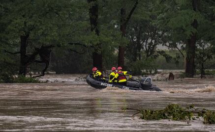 Sube a 32 cifra de muertos por inundaciones en Texas; hay 27 personas desaparecidas en campamento Mystic