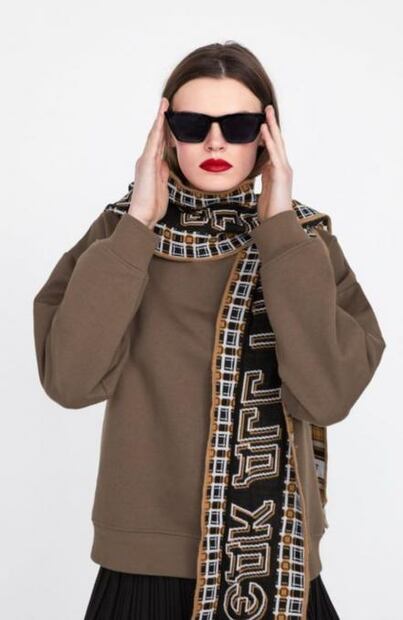 Zara lanza sudadera con bufanda y causa sensación en redes sociales