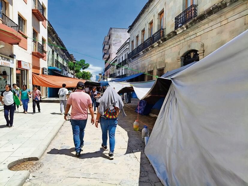 En el centro de la ciudad permanece el plantón instalado a inicios del mes. Foto: Juan Carlos Zavala / EL UNIVERSAL