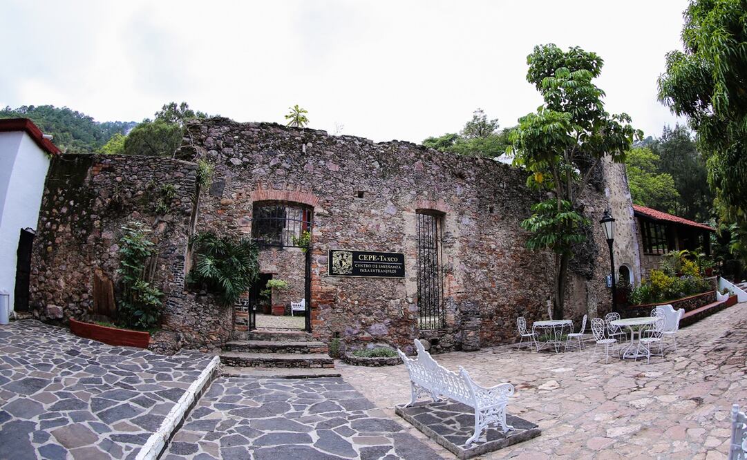 El Centro de Enseñanza Para Extranjeros (CEPE ) de la UNAM, Campus Taxco, tiene su sede en la ExHacienda del Chorillo, que cuenta con varios inmuebles del siglo XVI que resultaron dañados por los sismos de septiembre de 2017, de los que no se han podido recuperar del todo; a la fecha, algunos no se pueden utilizar. 
Foto: Cristopher Cabello / EL UNIVERSAL