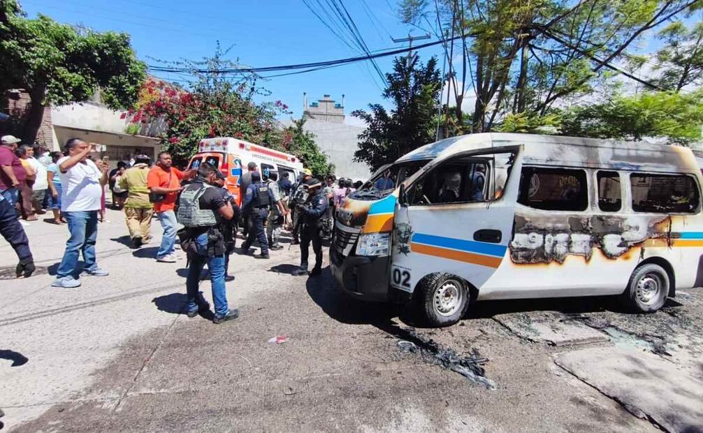 Incendian al menos tres unidades de transporte público son incendiados en Guerrero (28/09/2025). Foto: Especial