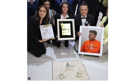 Otorgan Luminaria de Oro a Octavio Ocaña en plaza comercial 