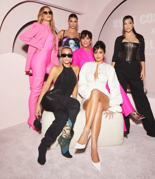 Las Kardashians se hicieron famosas, a través de su reality show "Keeping up with The Kardashian".
Foto: Instagram
