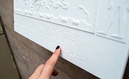 Crean el primer circuito de murales para débiles visuales