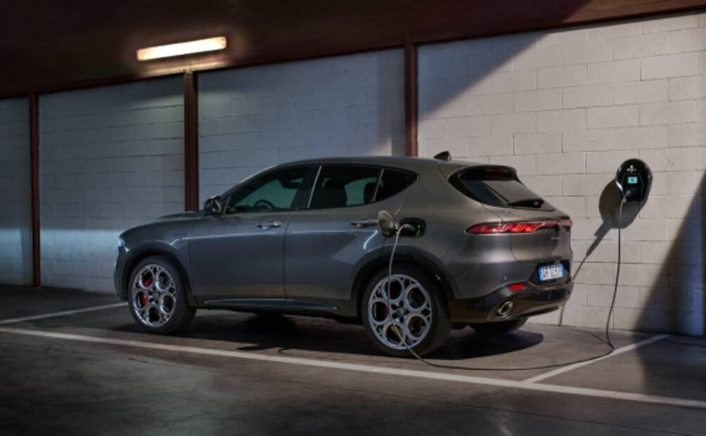 Alfa Romeo comienza la venta de su primer híbrido enchufable, el Tonale Q4 AWD