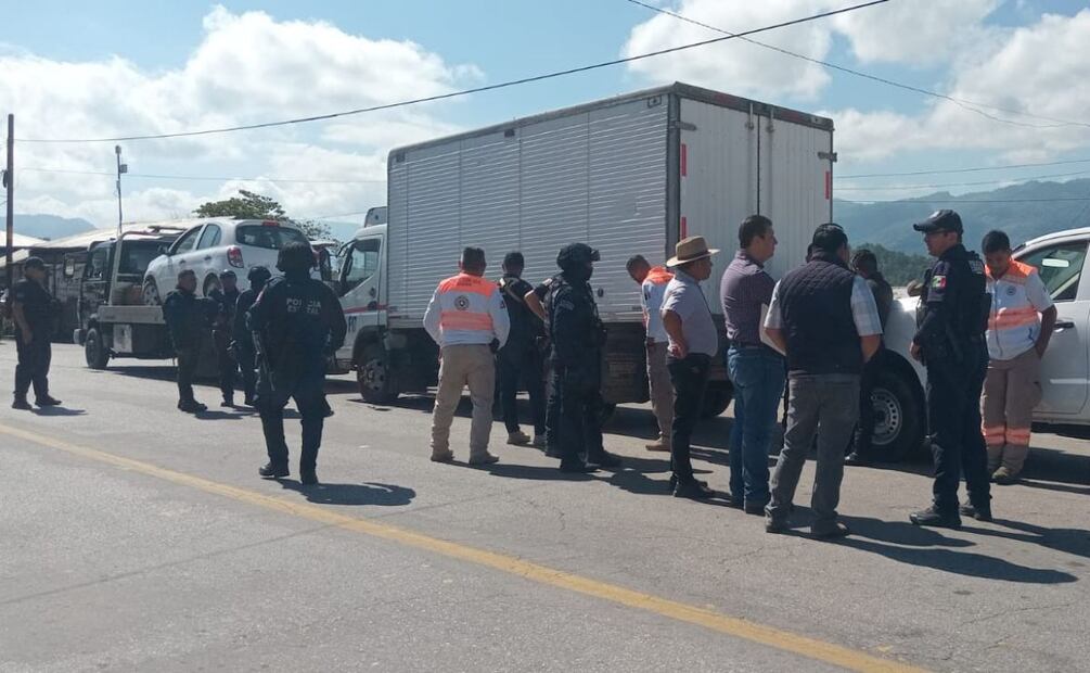 FNLS entrega 8 vehículos secuestrados desde hace meses en Chiapas (02/03/2025). Foto: Especial