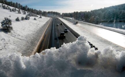 Nueva York alerta de peligros en carreteras por tormentas de nieve