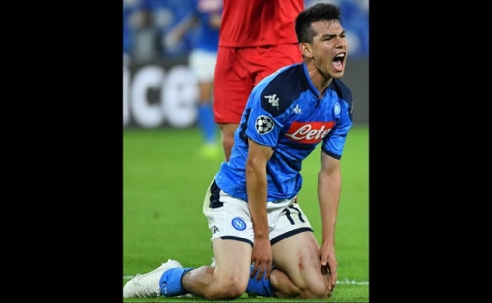 Así quedó la pierna del Chucky Lozano tras estrenarse como goleador en Champions con el Nápoli