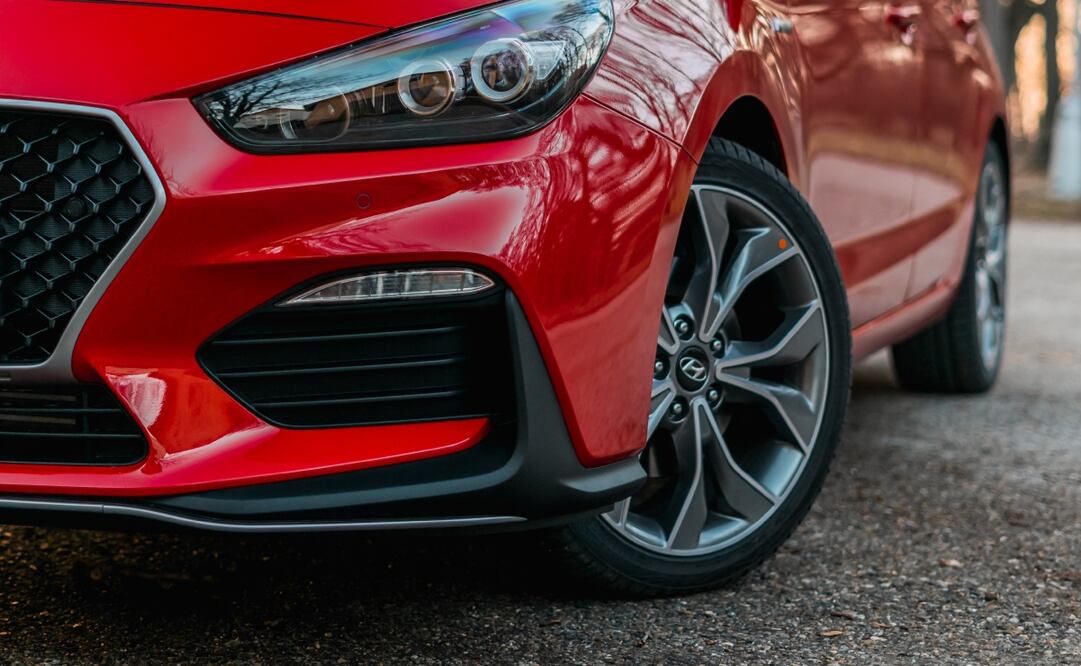 Conoce un remedio casero para evitar que los perros orinen las llantas de tu auto. Imagen: Unsplash