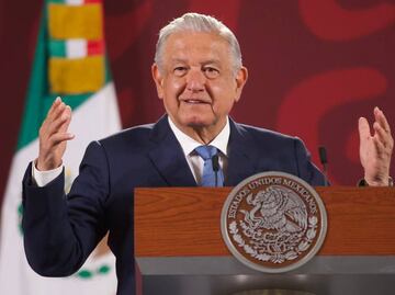 Departamento en Palacio Nacional donde vivo es "modesto" si se compara como estaban Peña Nieto y Calderón: AMLO