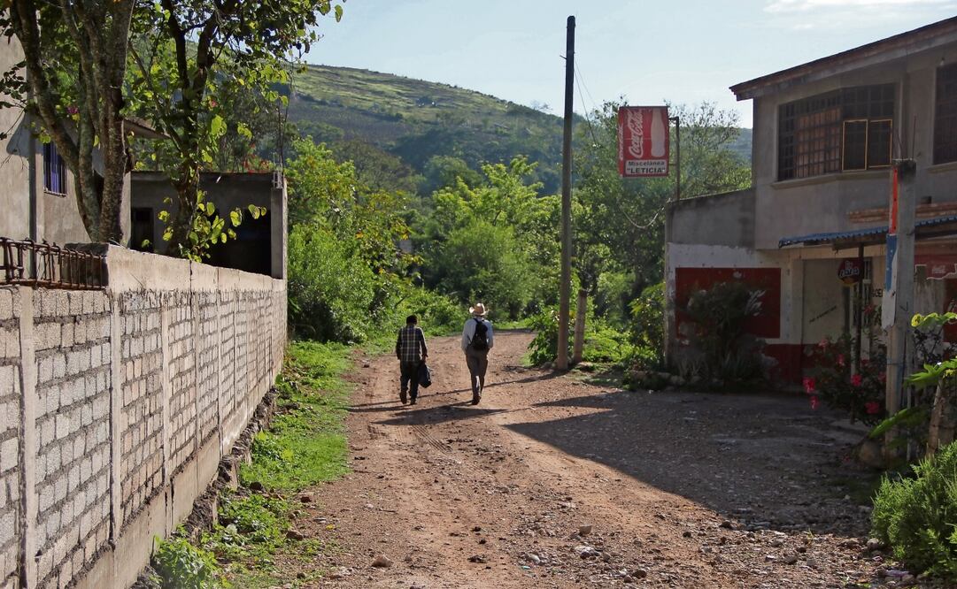 El dominio y la violencia que ejercen Los Tlacos obligó a los pobladores a salir corriendo con lo poco que tuvieron a la mano, denuncian los afectados. Foto: Arturo de Dios Palma / EL UNIVERSAL