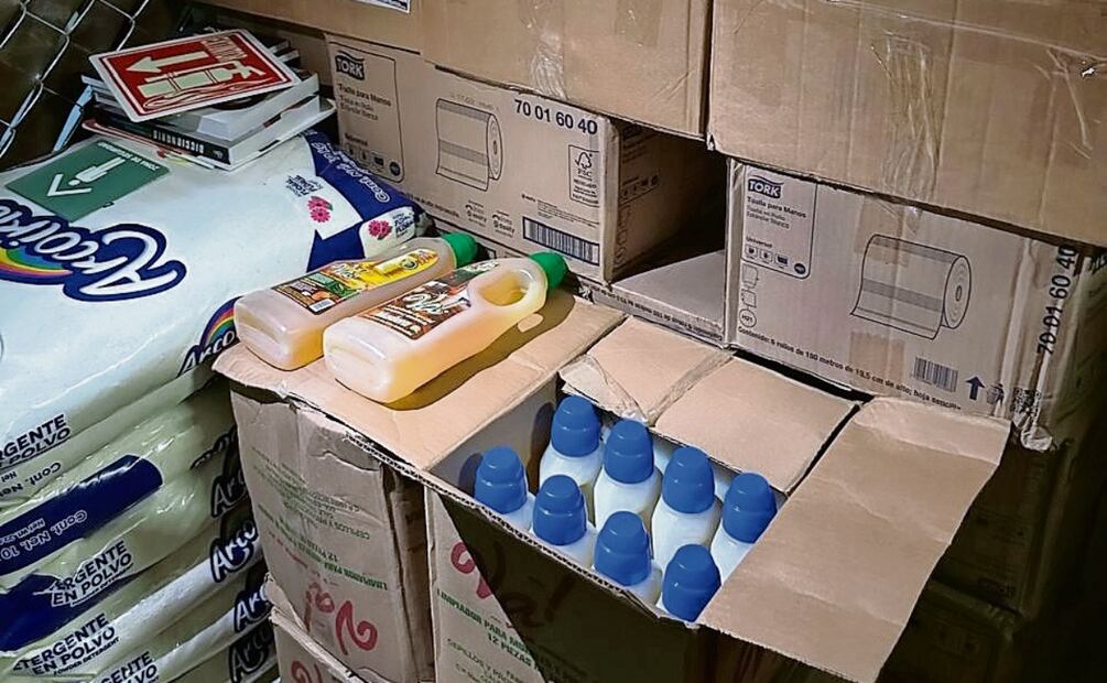 También dejaron sin usar gel antibacterial, papel de baño, jabón líquido y en polvo, entre otros productos. Foto: Especial