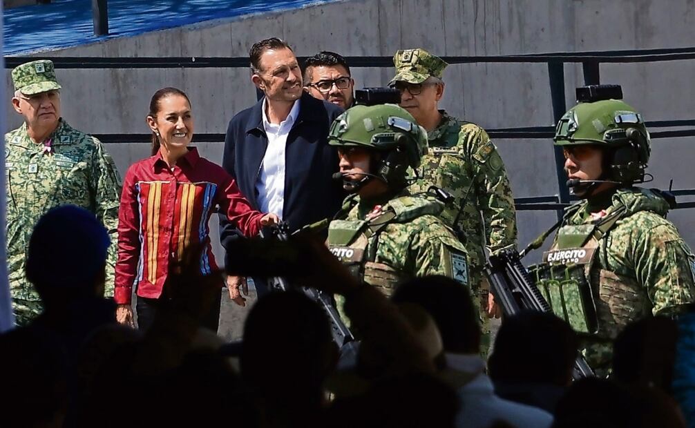 La presidenta Claudia Sheinbaum Pardo señaló que garantizará el acceso a la educación y un programa especial de atención en las zonas de mayor incidencia delictiva, durante una gira de trabajo por Querétaro. Foto: Berenice Fregoso | El Universal