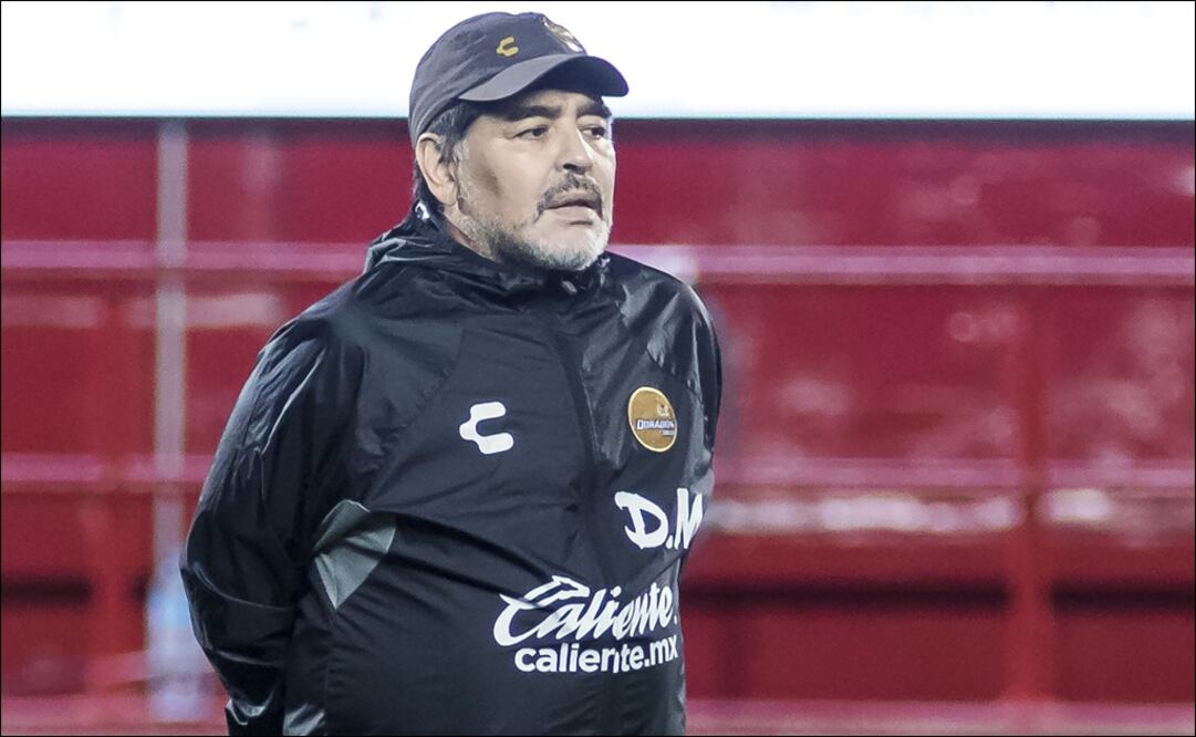 Diego Armando Maradona durante un entrenamiento de los Dorados de Sinaloa. FOTO/IMAGO7