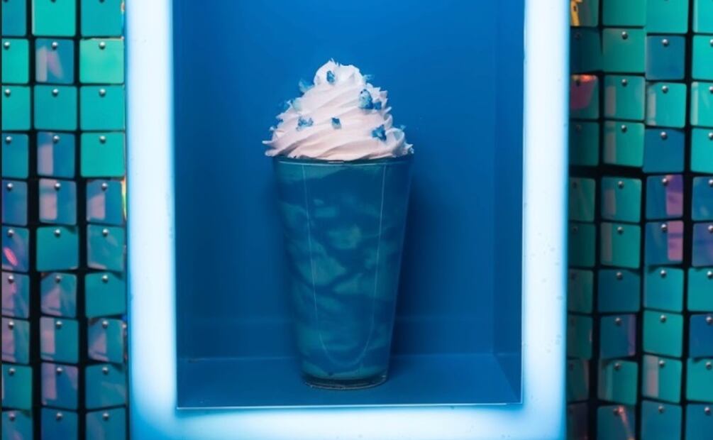 Cóctel azul inspirado en Yuri. Foto: cortesía