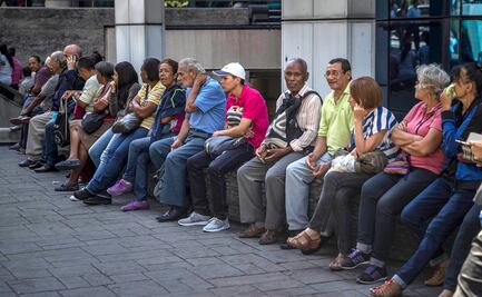Pensionados podrán cobrar este viernes pago de diciembre: IMSS
