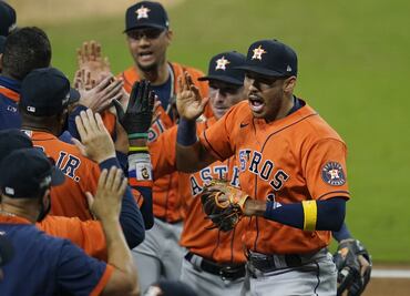 Los Astros, a un triunfo de lograr una histórica hazaña
