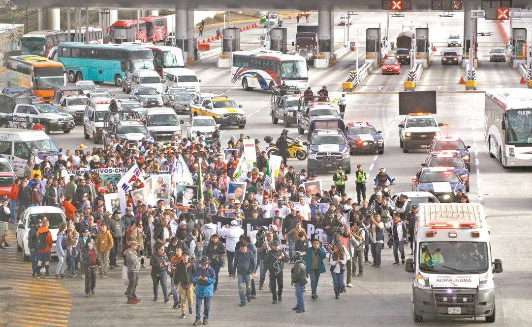 La Caminata por la Paz entró ayer a la Ciudad de México cerca de las 17:00 horas sin registrar ningún percance. Foto: GERMÁN ESPINOSA. EL UNIVERSAL