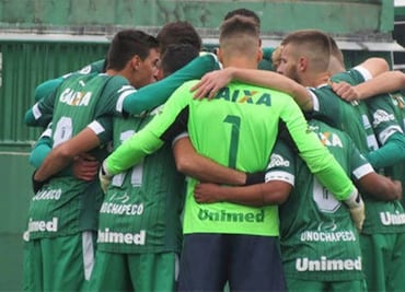 El "Chape" cae 2-0 en su primer partido oficial tras la tragedia