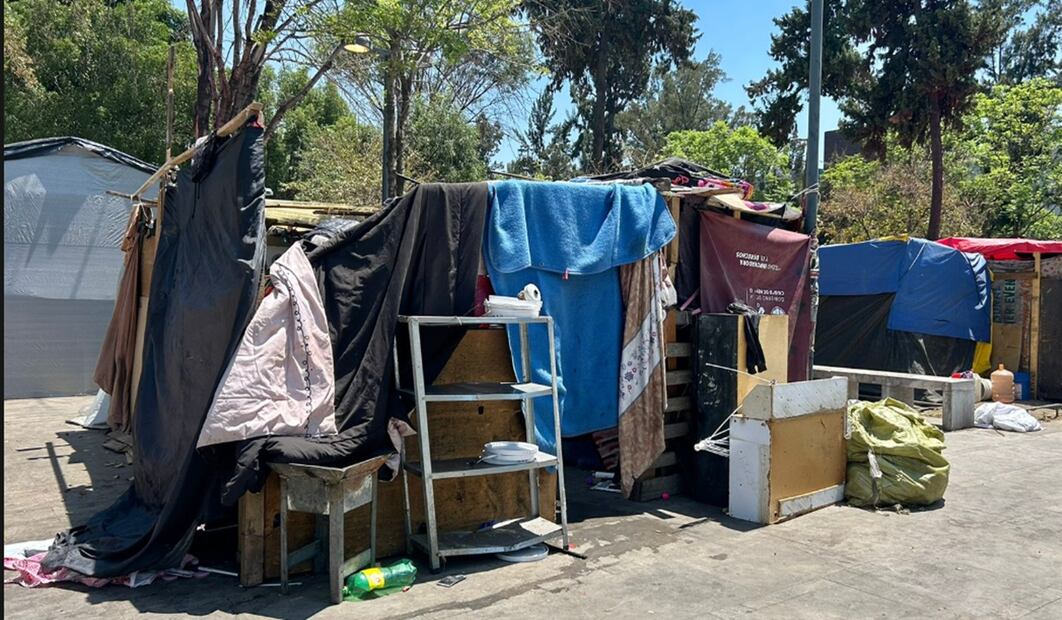 Migrantes regresan al campamento del parque Guadalupe Victoria, el miércoles 7 de mayo de 2025, del que habían sido desalojadas el pasado 1 de mayo. Fotos: Berenice Fregoso/EL UNIVERSAL