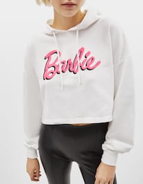 Bershka lanza colección inspirada en Barbie