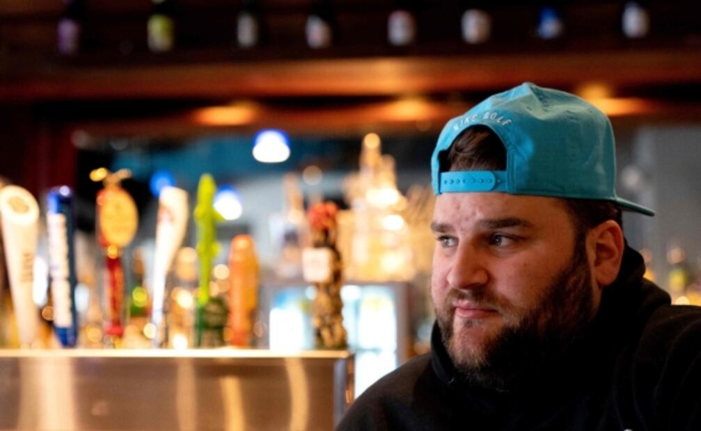 "Lo siento, no servimos productos rusos": EU y Canadá cancelan cocteles con vodka de Rusia