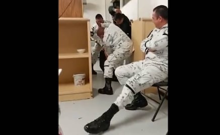 Elementos de Guardia Nacional bajan el pantalón y golpean a compañero; difunden video
