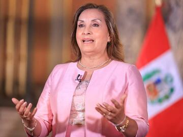 Presidenta de Perú analiza imponer pena de muerte a sicarios y extorsionadores; declara estado de emergencia tras asesinato de cantante