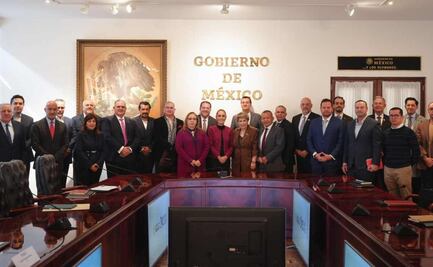 Sheinbaum sostiene encuentro con empresarios de México y extranjeros; revisa operación de carga del AIFA