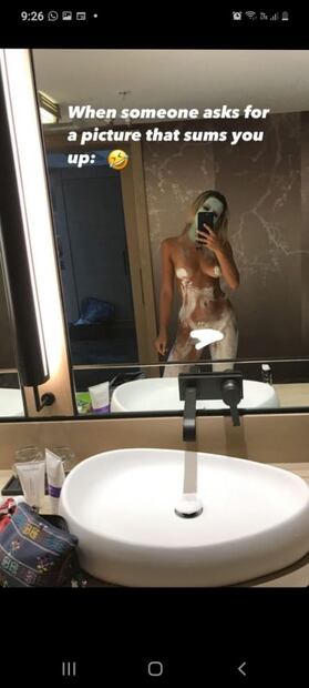 Sarah Kohan posa desnuda en Instagram y así reaccionan sus seguidores