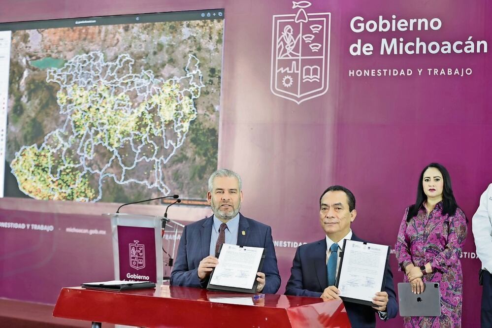 El gobernador Ramírez Bedolla firmó un decreto para implementar el sistema Guardián Forestal en el estado.