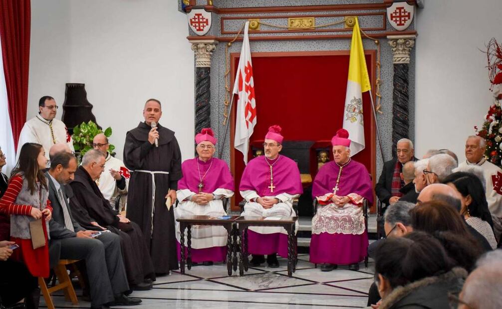 El cardenal italiano Pierbattista Pizzaballa al centro. Foto: Facebook