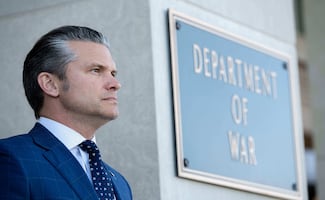 Pentágono crea grupo para perseguir filtraciones a medios; Hegseth promete procesar a responsables